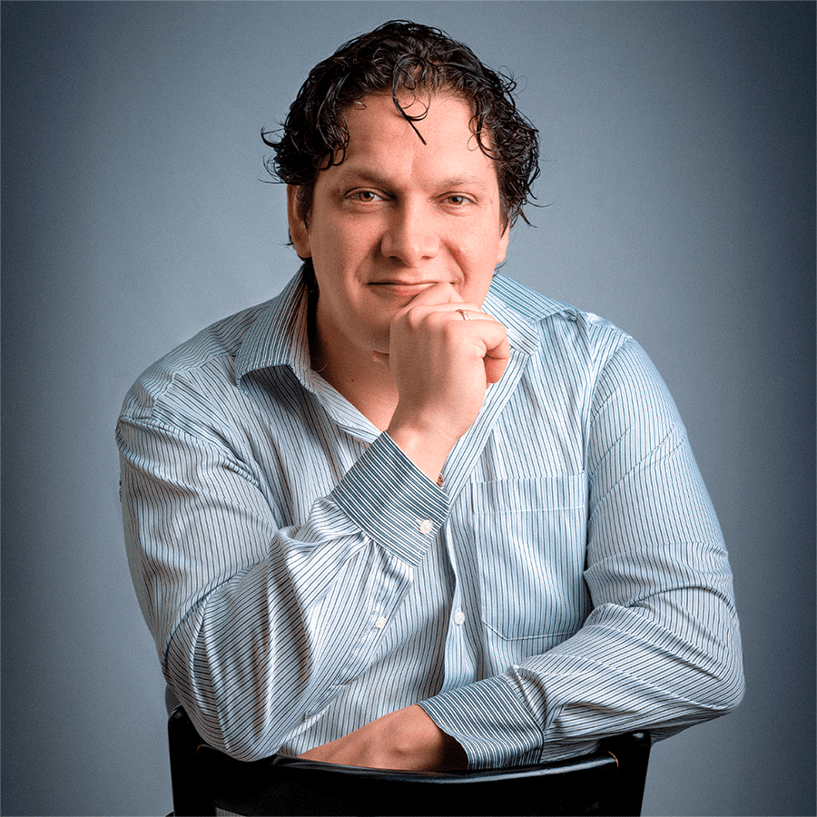 Ricardo AzocarKunstlerische Leitung (Obmann)